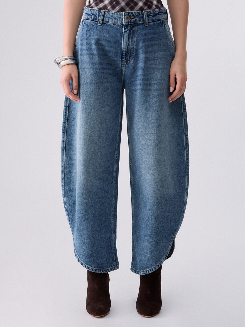 Liu Jo Balloon/Curved-Hem Barrel-Leg Jeans. NWOT